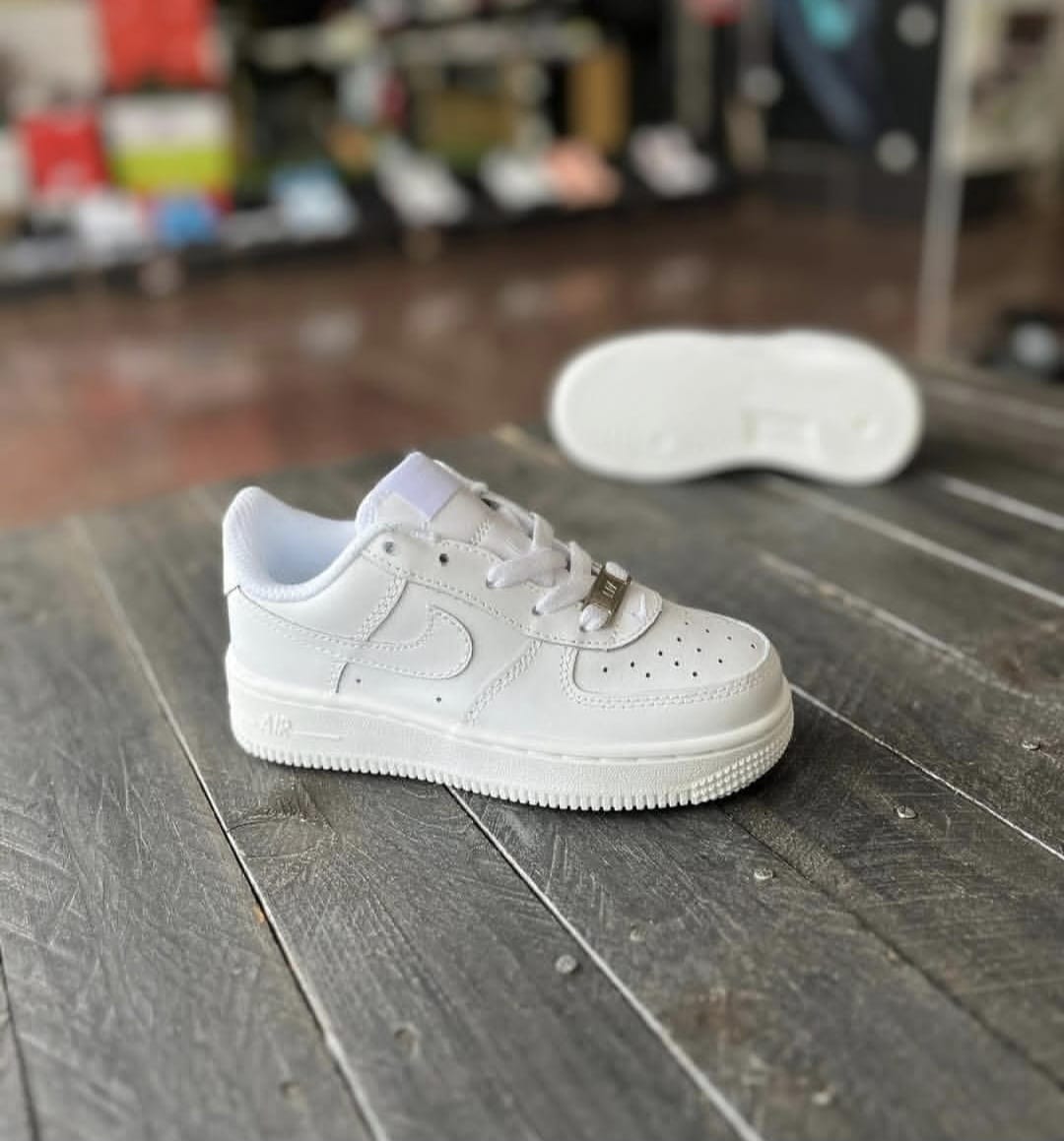 KIDS  Airforce 1 Sneakers. Hard Leather( Good quality- grade1) Low Dunk Sneakers Girls and Boys Sports Shoes Sizes 25-35