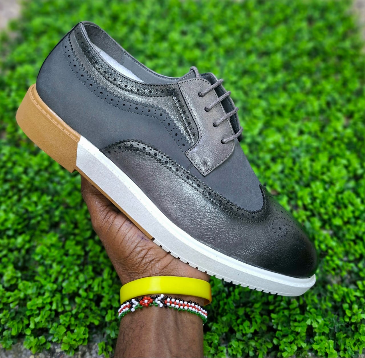 Official Timberland Men's Smart Casual Sneakers – Stylish & Versatile Shoes for Everyday Comfort Lace Up Sneakers Fashionable Unisex Shoes Low Cut Generic Sneakers Sports Shoes Sizes (40-45)