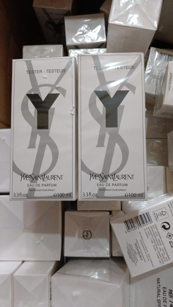 Yves Saint Laurent Y EDP 100ml Perfume For Men Tester Pack Y Eau de Parfum is a seductive interpretation on the iconic white T-shirt and black jacket. It is an intense portrayal of the Y signature. So