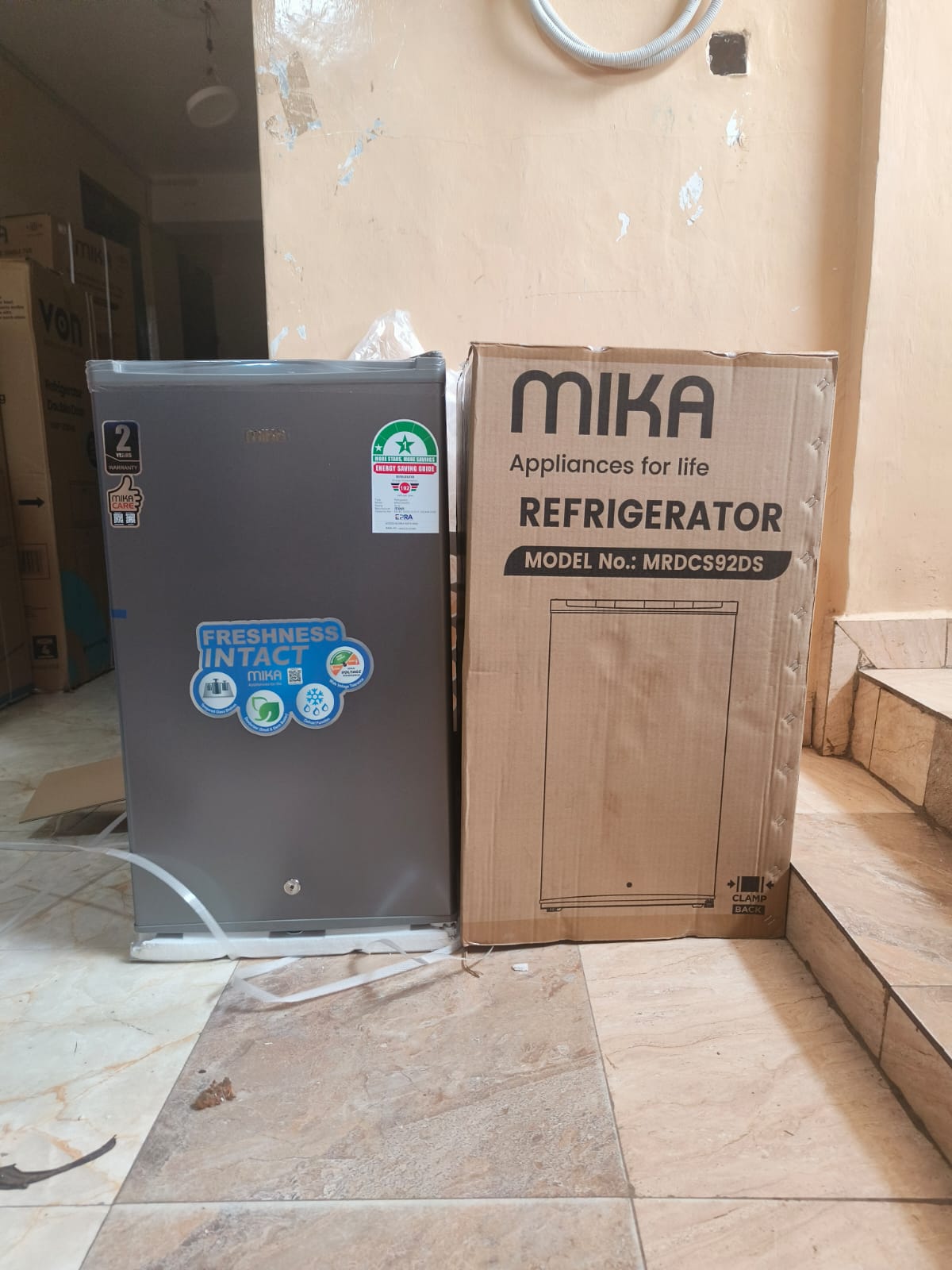 CLEARANCE OFFER Mika 92L Mini Fridge Single Door