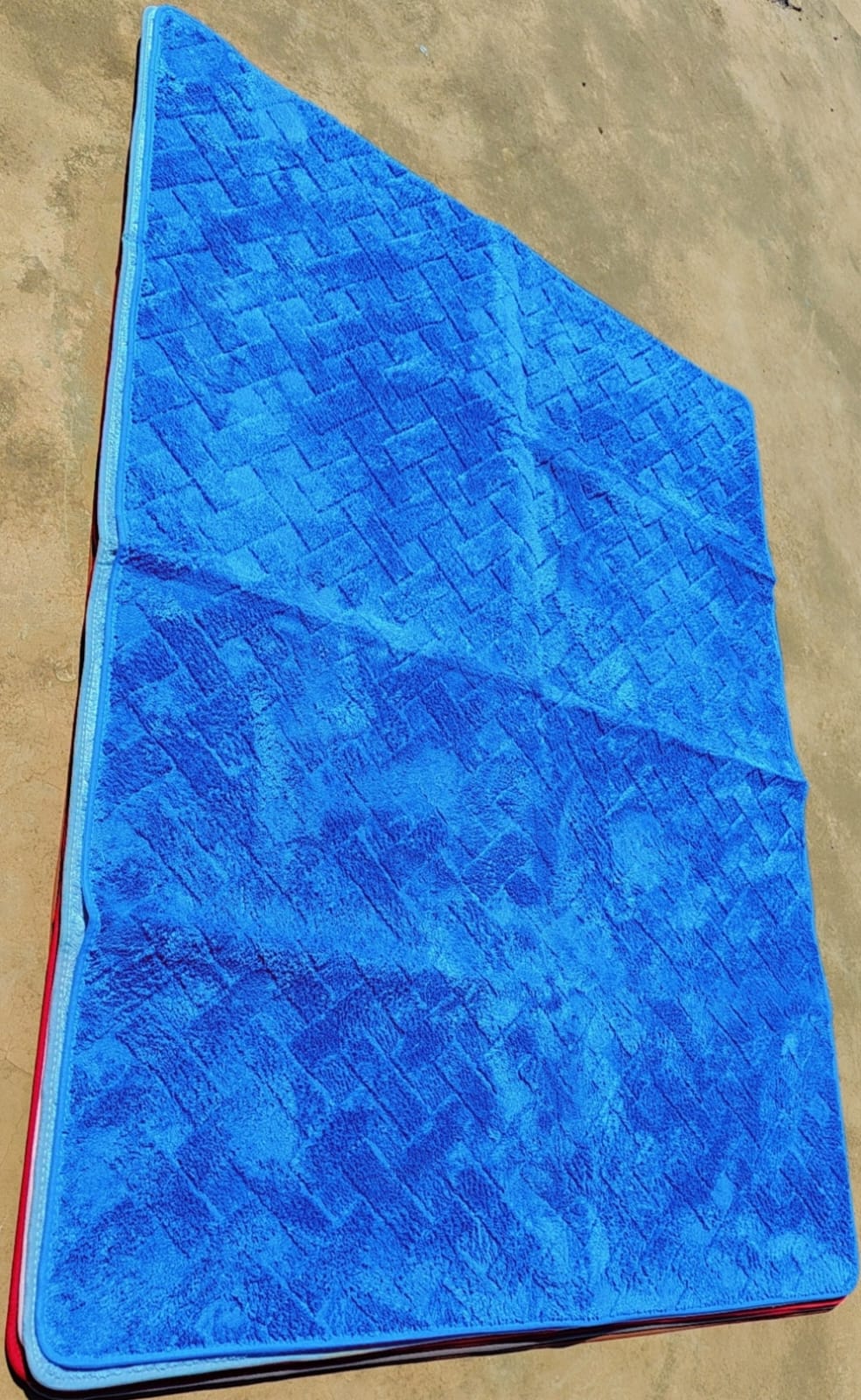 5 x 8 High Quality Soft Sweapable  Woolen Carpet