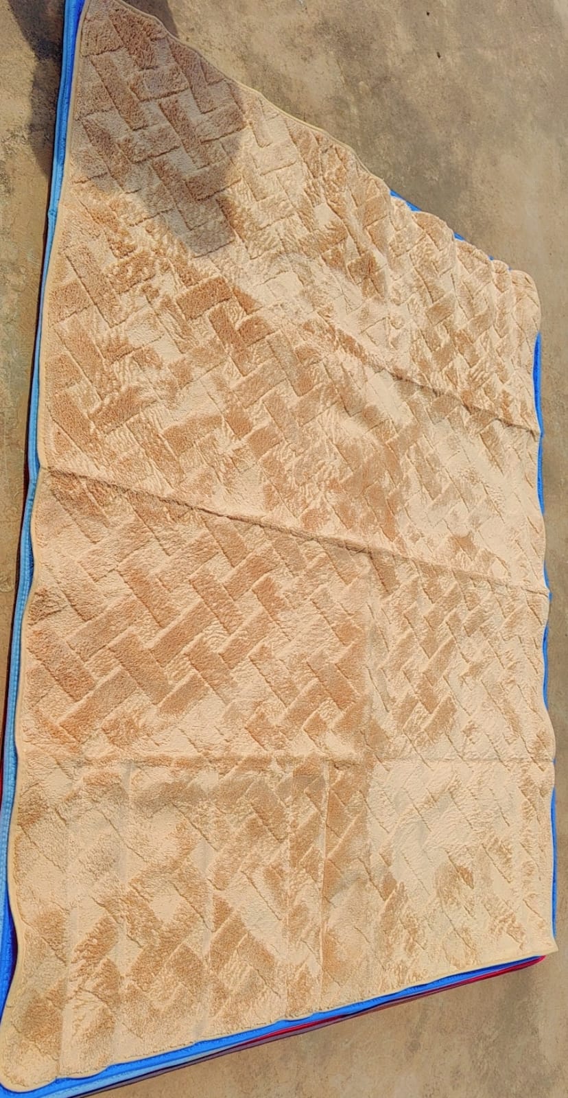 5 x 8 High Quality Soft Sweapable  Woolen Carpet