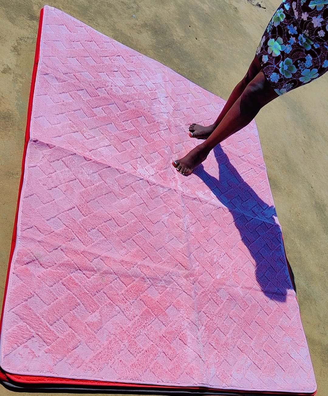 5 x 8 High Quality Soft Sweapable  Woolen Carpet