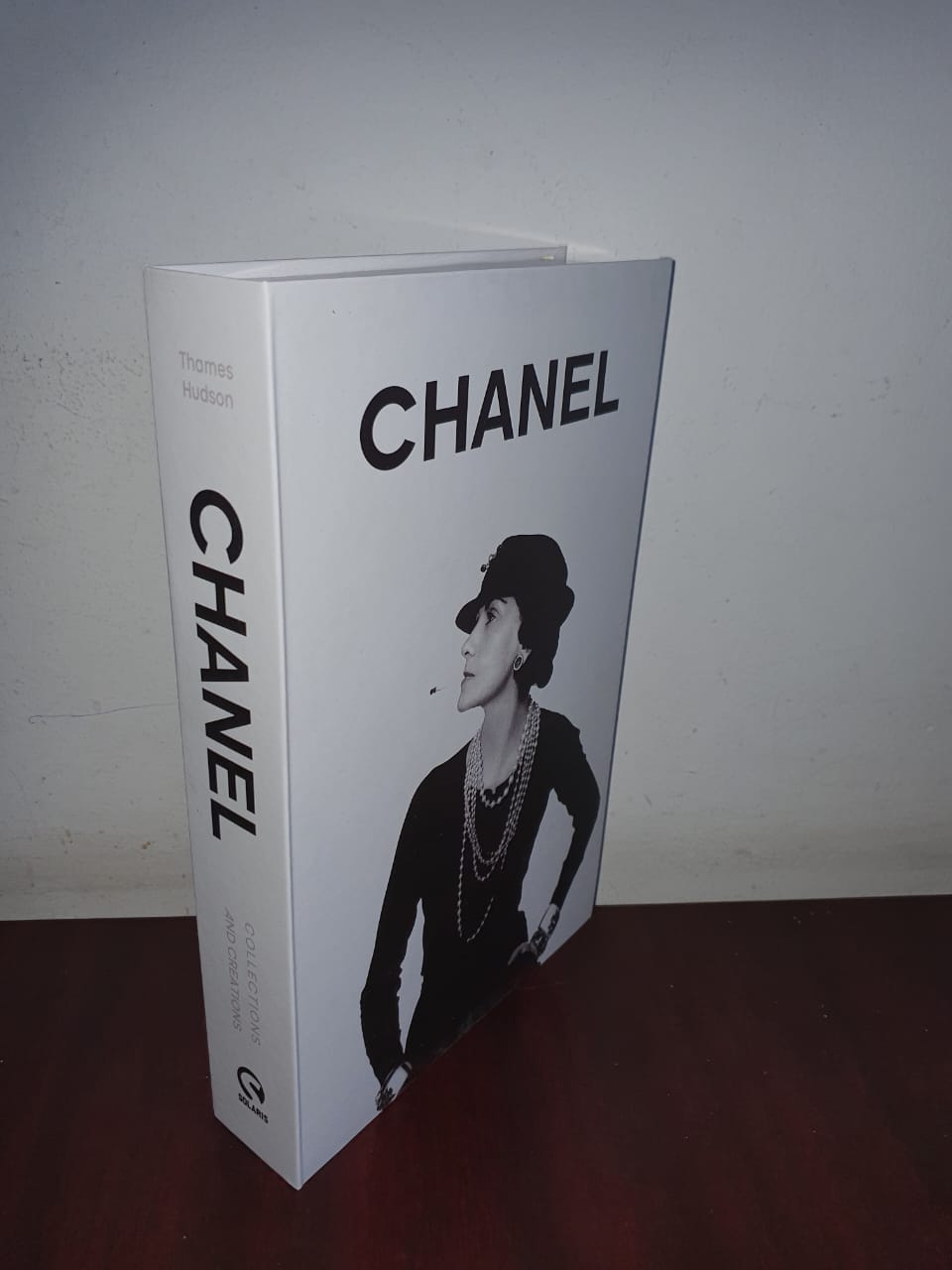 **PROMOTION JUST FOR YOU!!!! 1Pc Classy Very Quality Affordable Decorative Dummy book