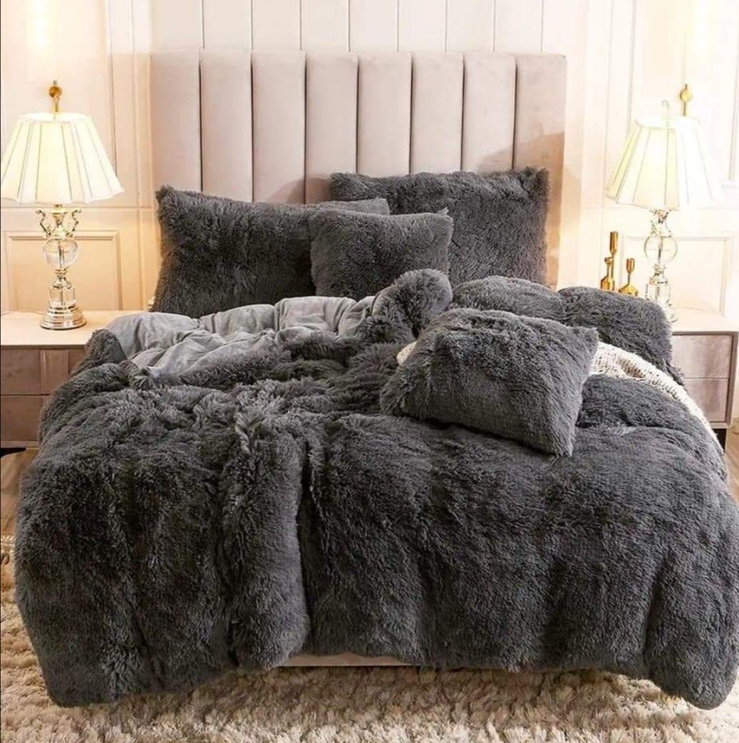 [🔥GRAB IT AT LOW PRICE+ ADDED OFFERS🔥 🥑🌽ONLY AT KILIMALL !!! ]  [ 6 x 7 ] 6pc Luxury Designs Velvet plush Fluffy Duvet set ( 1 Fluffy velvet Duvet ,1 Fleece Bedsheet & 4 pillowcases )
