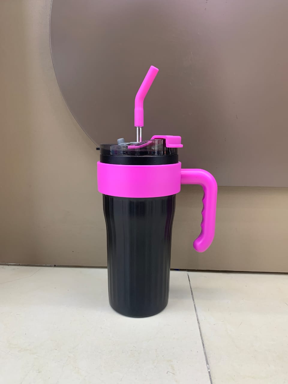 [ 💥 SUPER OFFER 💥+ ADDED OFFERS 🤩🤩✨ !!! ]  1Pc Classy Very Quality Durable  & Portable800ml thermal cup  at Affordable Price