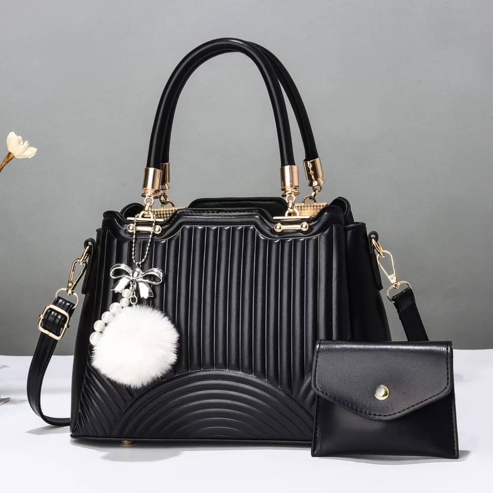 [ ❤🔥 HOT SELL OFFER 🔥 !!! ] 1Pc Brand New High Quality Stylish and Luxurious Comfortable Ladies Handbag ..Designed With Durability and Functionality ✔👌 at affordable price and of very high quality