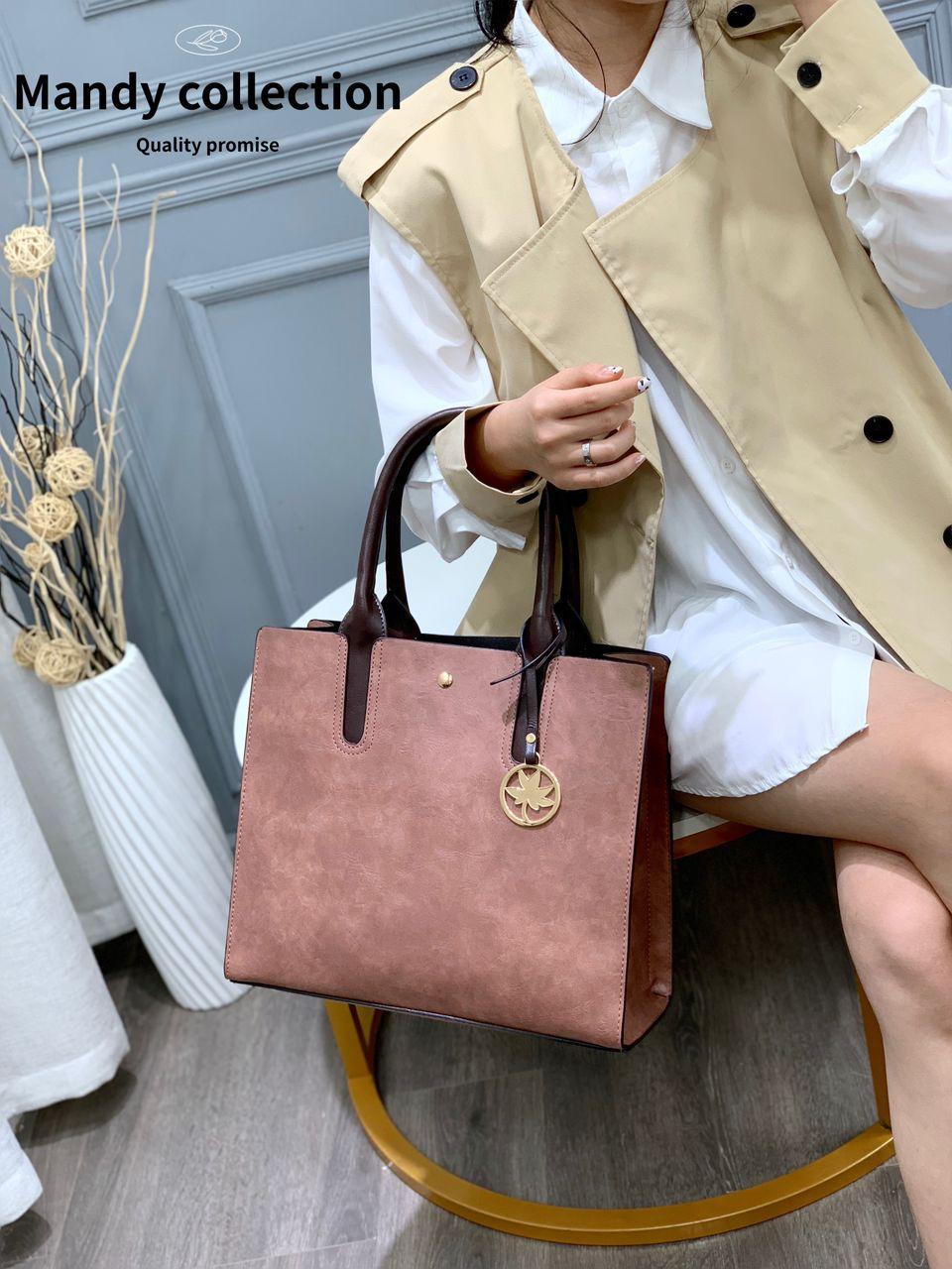 🛍️ DAILY OFFER 🛍️ - A 1 pc Women Handbag very high quality adorable And At Affordable Price