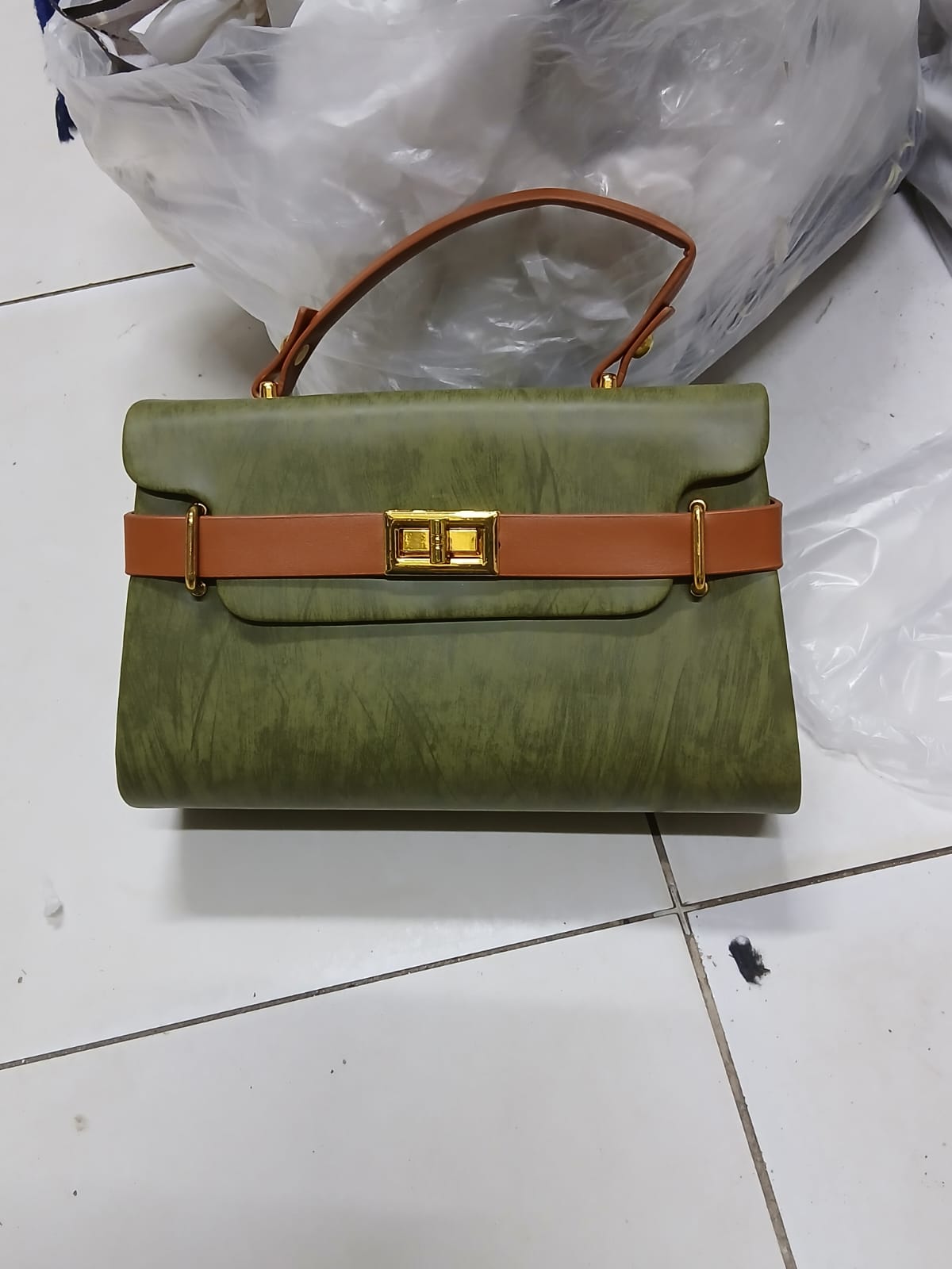 💰 LOW PRICE OFFER 💰 1PC Women’s Genuine Leather Shoulder Bag Large Stylish Zipper Tote | Modern Fashion Bag for Daily & Travel