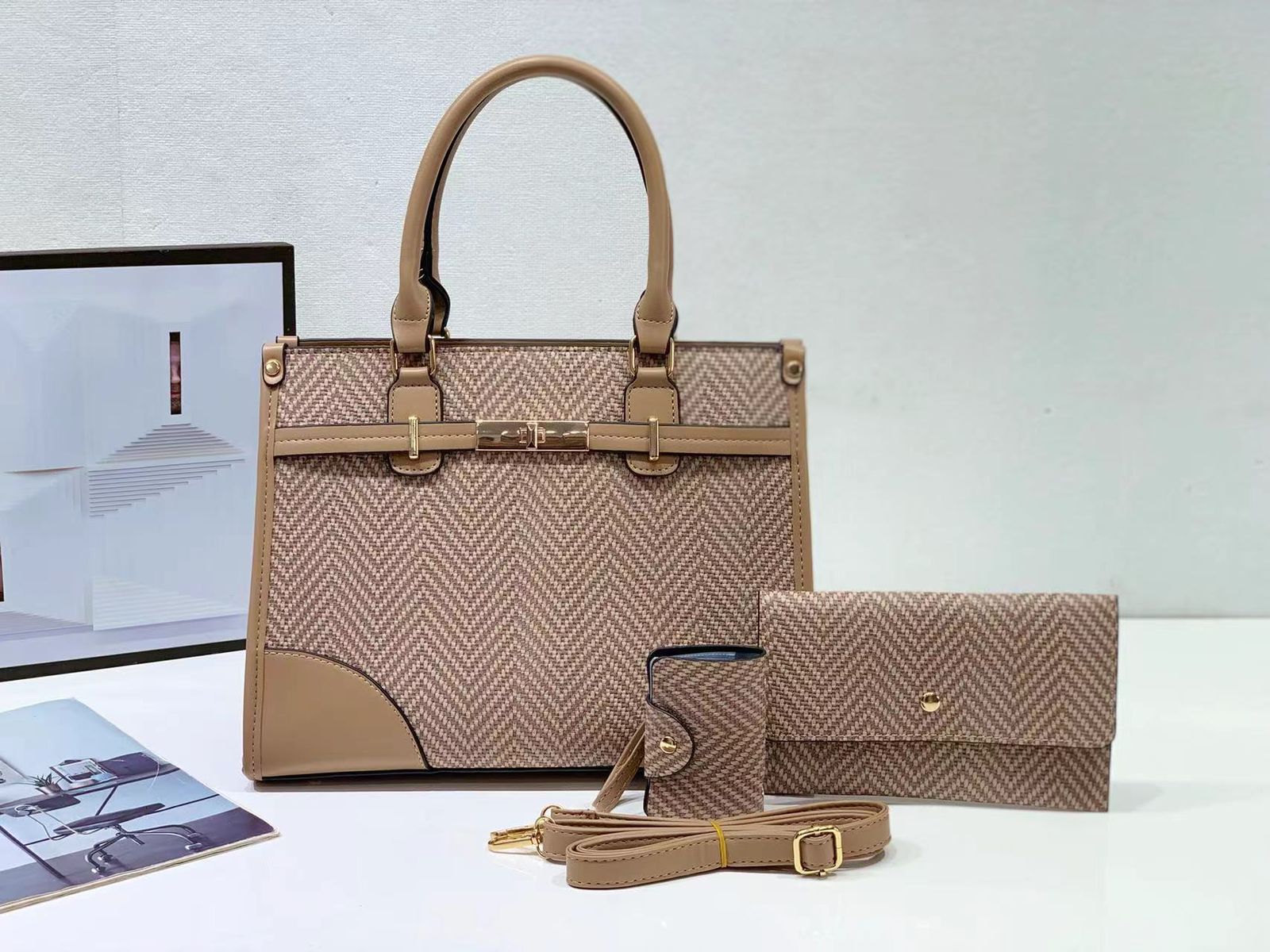 🎁 BONUS OFFER 🎁 - Women's Fashionable Handbag | Durable & Stylish | Zipper Shoulder Bag for Daily, Work, Shopping & Travel