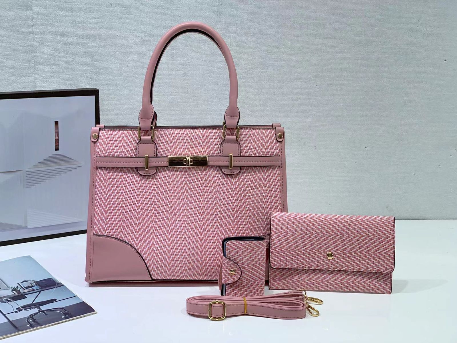 🎁 BONUS OFFER 🎁 - Women's Fashionable Handbag | Durable & Stylish | Zipper Shoulder Bag for Daily, Work, Shopping & Travel
