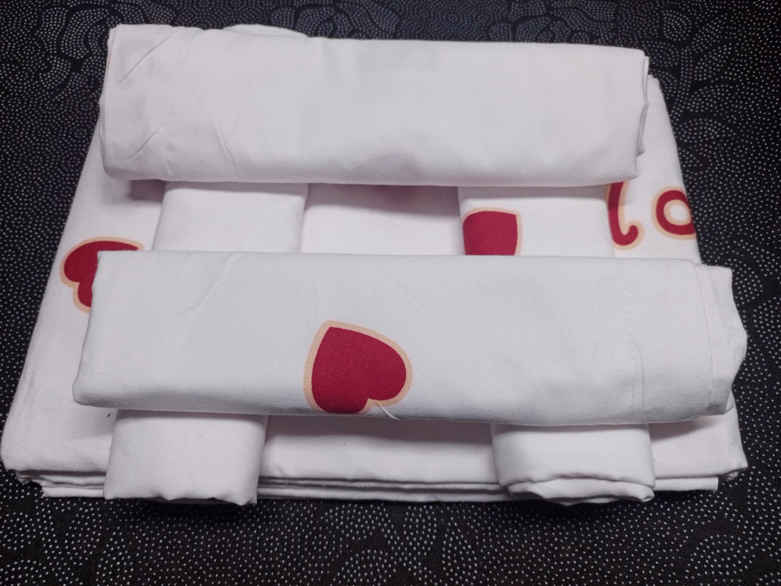6pc set  bedsheets 6*7 (2 Bed sheets, 4 pillow cases)