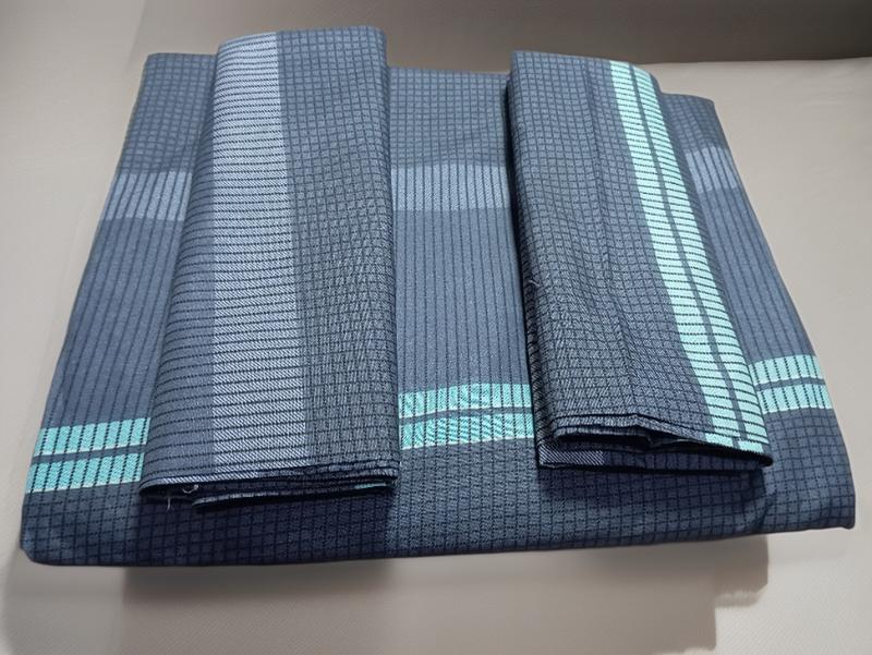 4pc 5*6 bedsheet a set of 2bedsheets, and 2 pillow cases