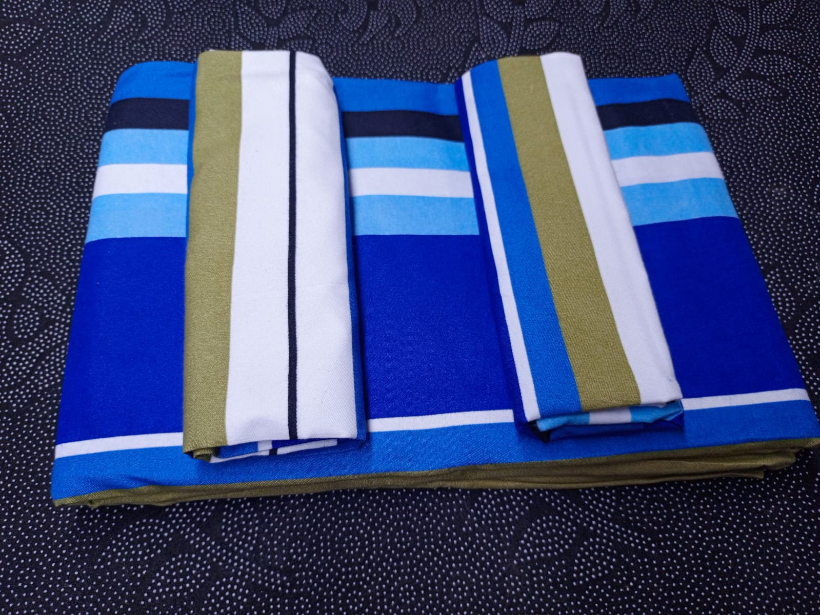 6x6 Fashion Bedsheet Set 4 Pcs (2 Bedsheets & 2 Pillowcases)