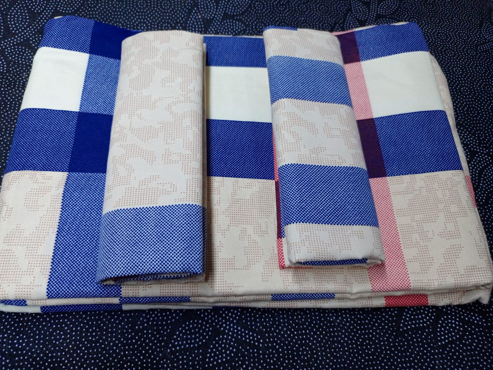 6x6 Fashion Bedsheet Set 4 Pcs (2 Bedsheets & 2 Pillowcases)