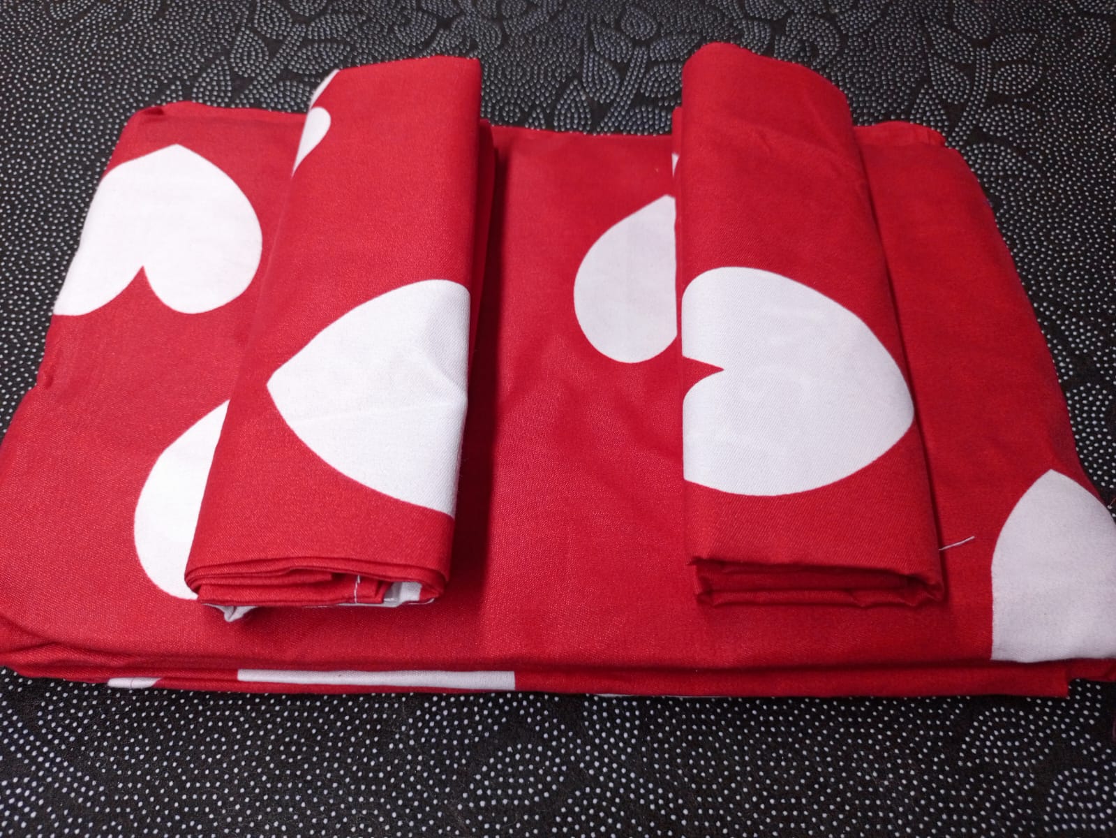 6x6 Fashion Bedsheet Set 4 Pcs (2 Bedsheets & 2 Pillowcases)