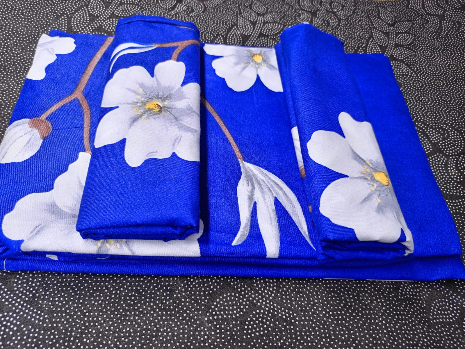 6x6 Fashion Bedsheet Set 4 Pcs (2 Bedsheets & 2 Pillowcases)