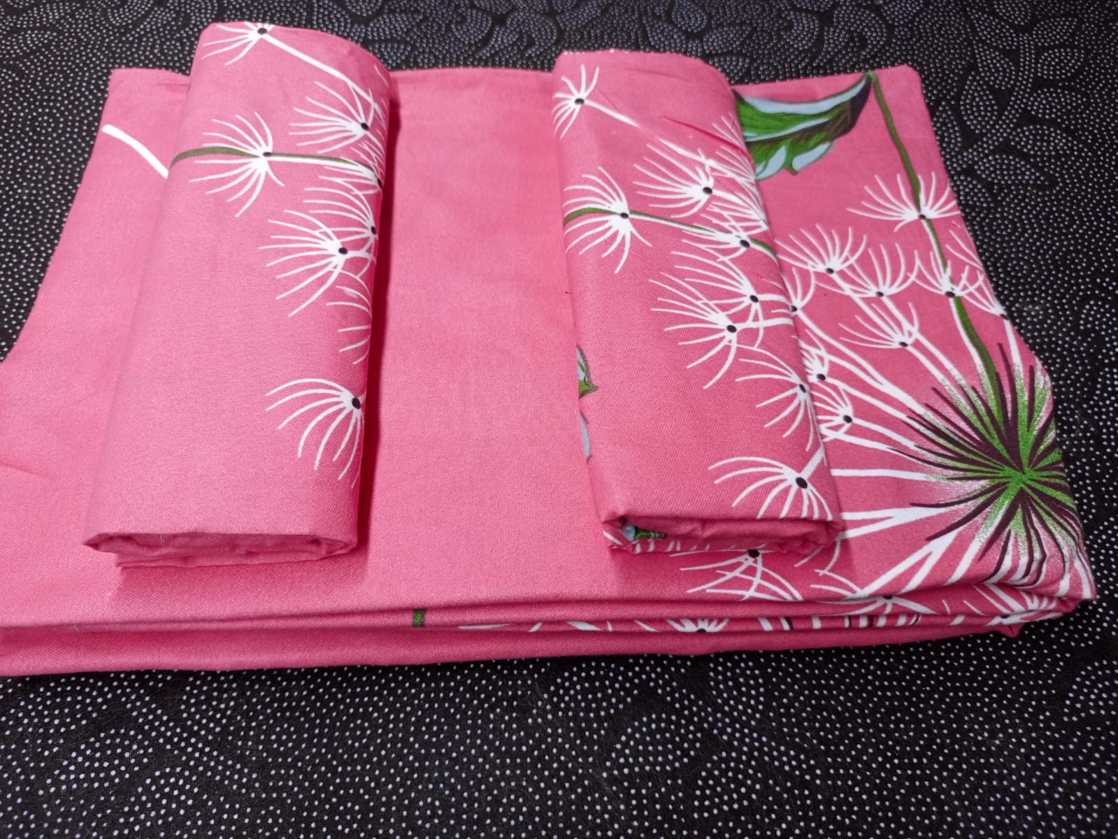 6x6 Fashion Bedsheet Set 4 Pcs (2 Bedsheets & 2 Pillowcases)