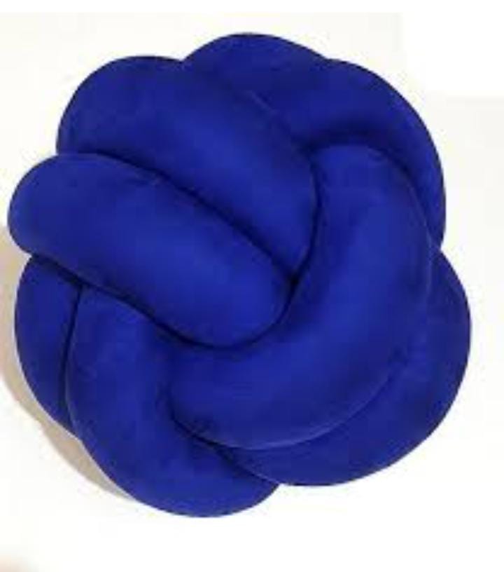 Round Knot Throw Pillow