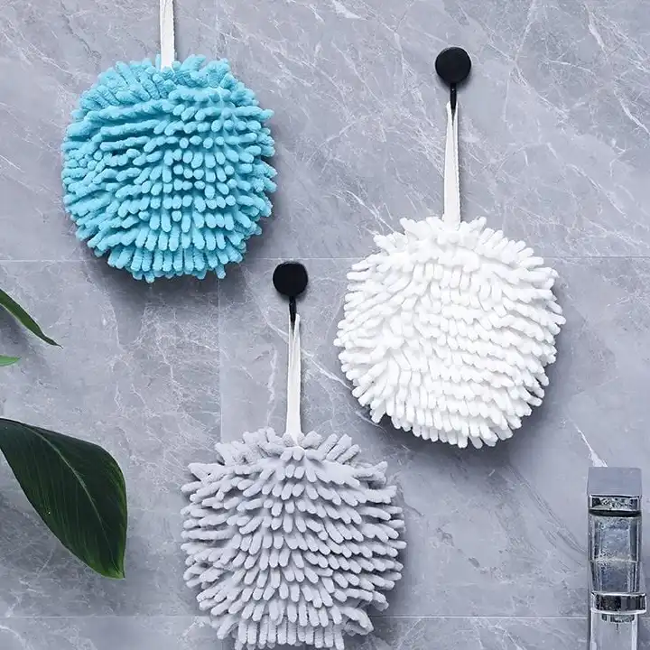 Soft Handle Chenille Hand Drying Hanging Ball Towels Microfiber Fluffy Quick Dry Plush Absorbent Towels with Loop for Bathroom and Kitchen Washstand Decorative