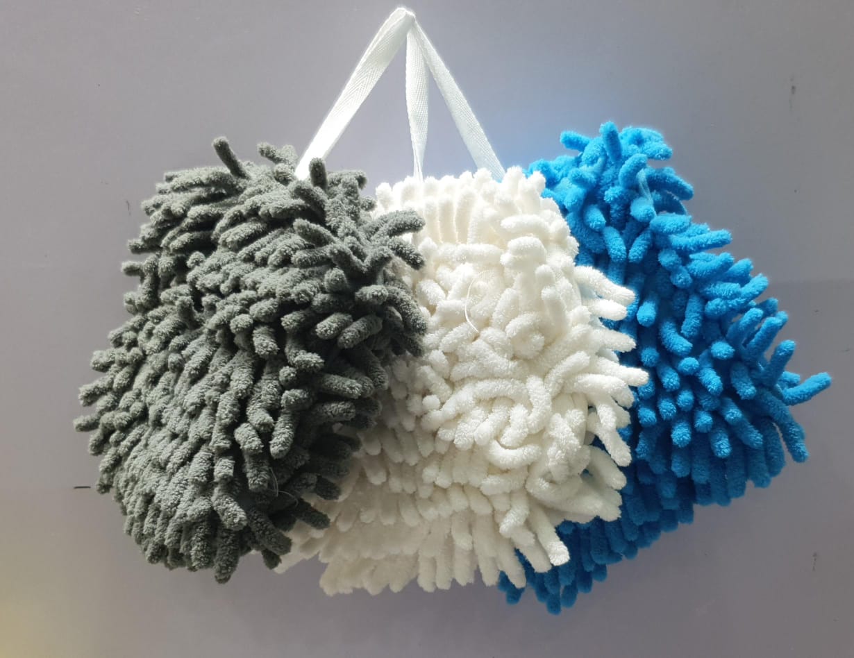 Soft Handle Chenille Hand Drying Hanging Ball Towels Microfiber Fluffy Quick Dry Plush Absorbent Towels with Loop for Bathroom and Kitchen Washstand Decorative