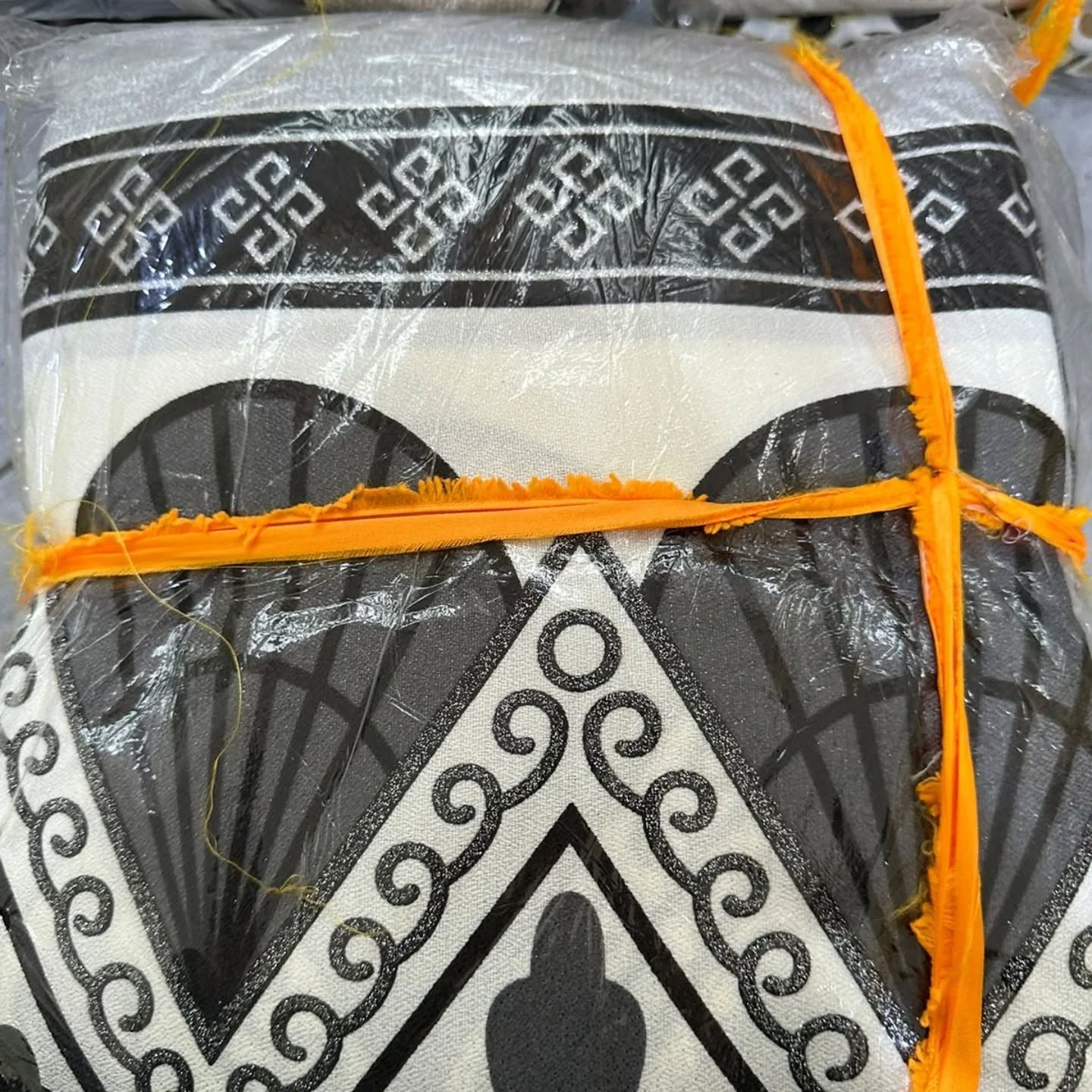 Heavy Printed Curtains 2Pcs (1.5m width each by 2.5m height)