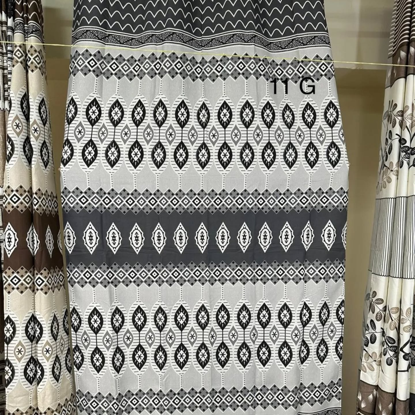 Heavy Printed Curtains 2Pcs (1.5m width each by 2.5m height)