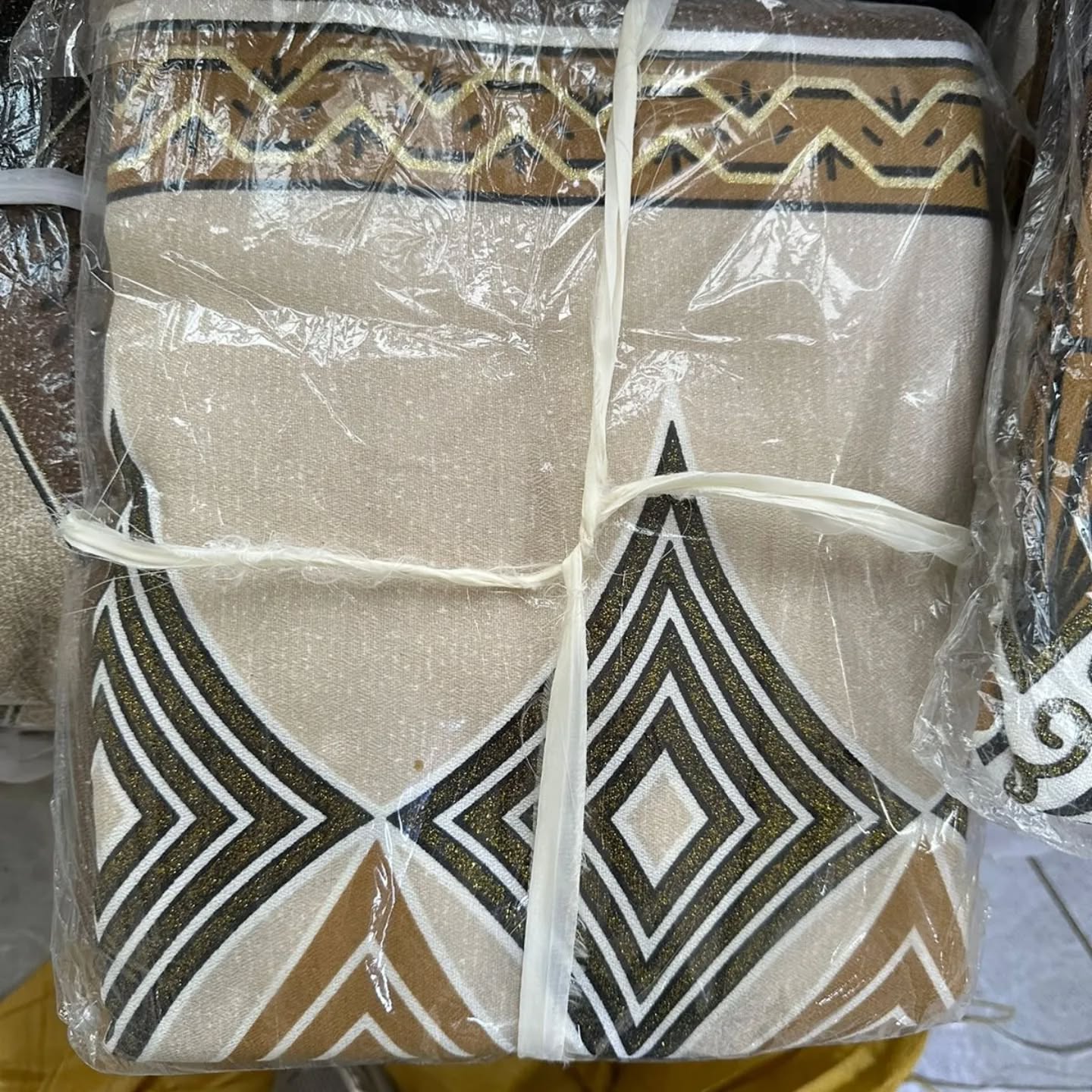 Heavy Printed Curtains 2Pcs (1.5m width each by 2.5m height)
