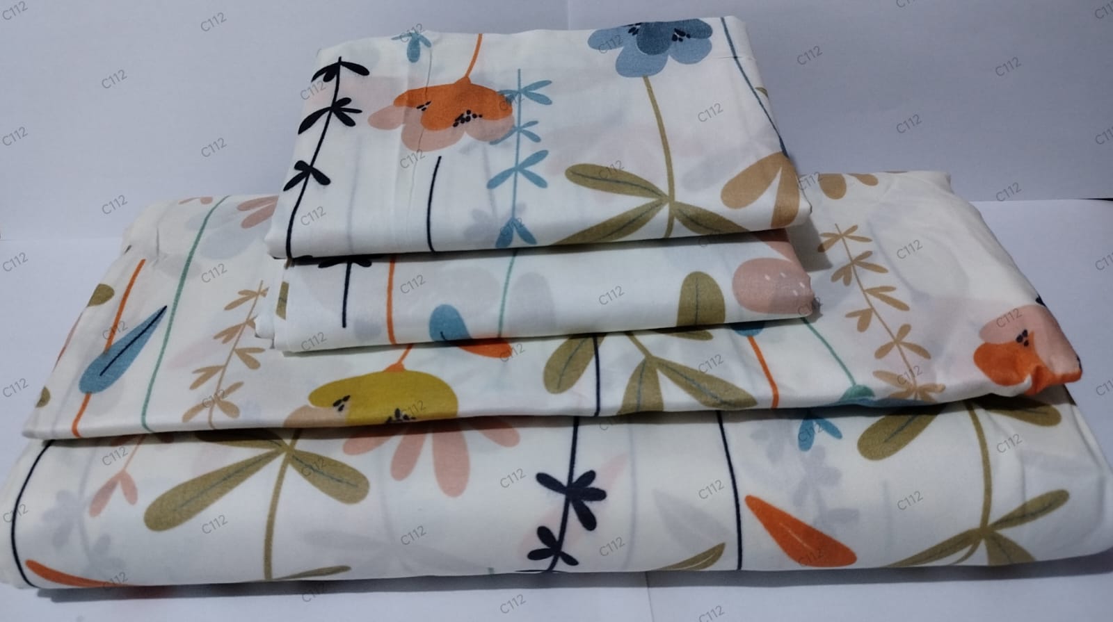 5 by 6 Super Unique Bedsheets set Of 4Pcs (2 Bedsheets & 2 Pillowcases)