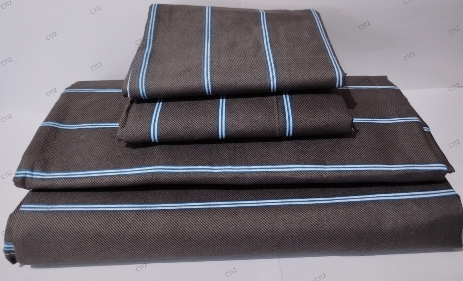 5 by 6 Super Unique Bedsheets set Of 4Pcs (2 Bedsheets & 2 Pillowcases)