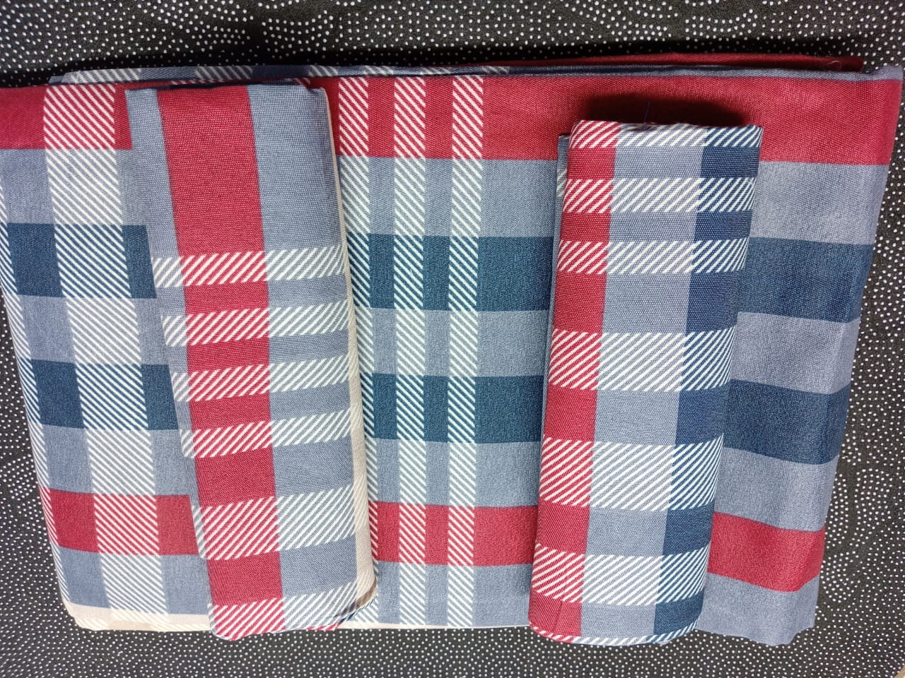 4pc 5*6  Fashion bedsheet a set of 2bedsheets, and 2 pillow cases