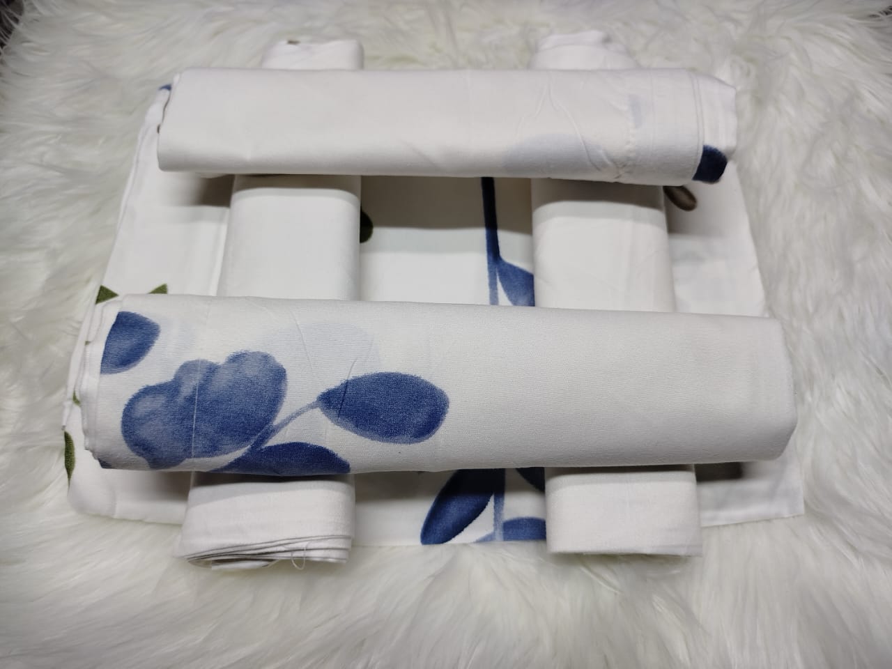 6pc set Bedsheets 6*6 (2 Bed sheets, 4 pillow cases)