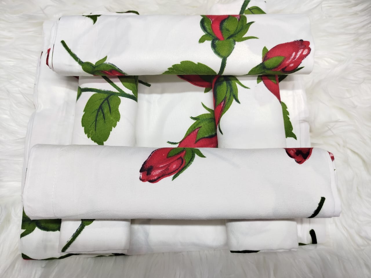 6pc set Bedsheets 6*6 (2 Bed sheets, 4 pillow cases)