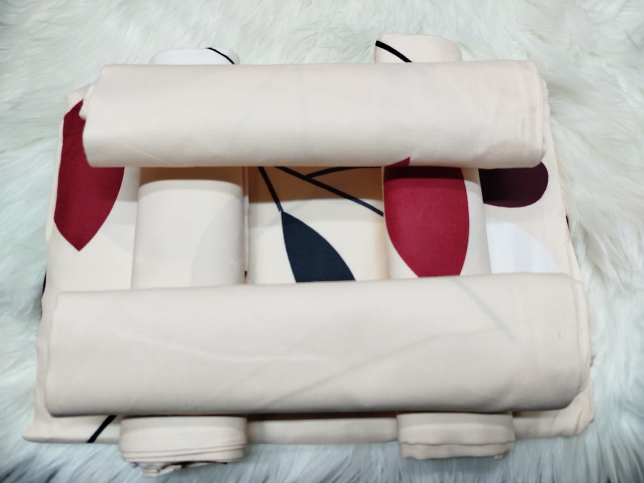 6pc set  bedsheets 6*7 (2 Bed sheets, 4 pillow cases)