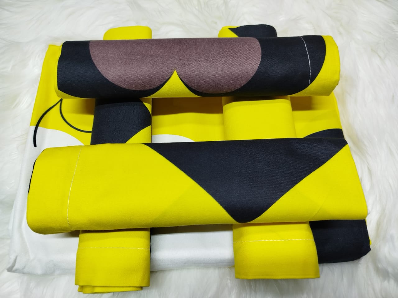 6pc set  bedsheets 6*7 (2 Bed sheets, 4 pillow cases)