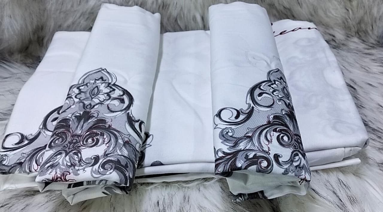 5 by 6 Super Unique Bedsheets set Of 4Pcs (2 Bedsheets & 2 Pillowcases)