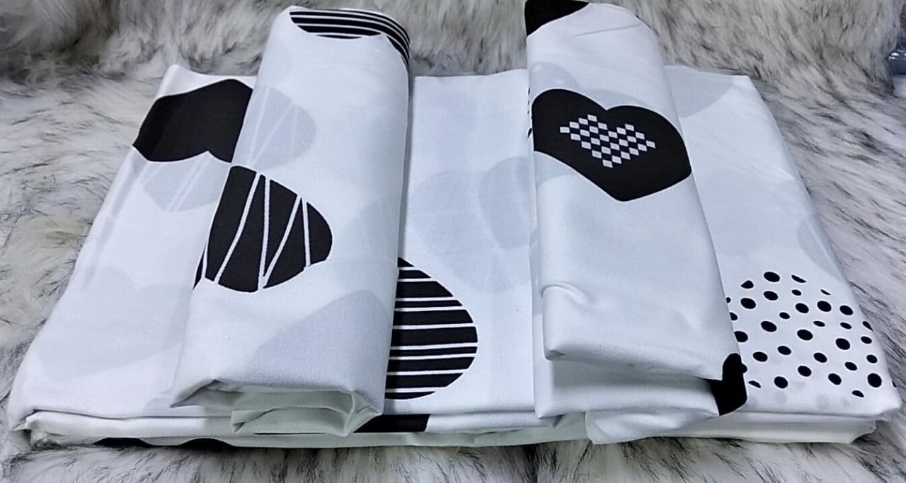 5 by 6 Super Unique Bedsheets set Of 4Pcs (2 Bedsheets & 2 Pillowcases)