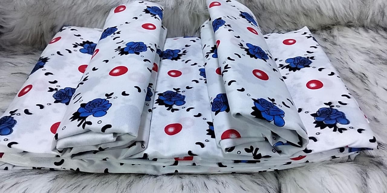 5 by 6 Super Unique Bedsheets set Of 4Pcs (2 Bedsheets & 2 Pillowcases)