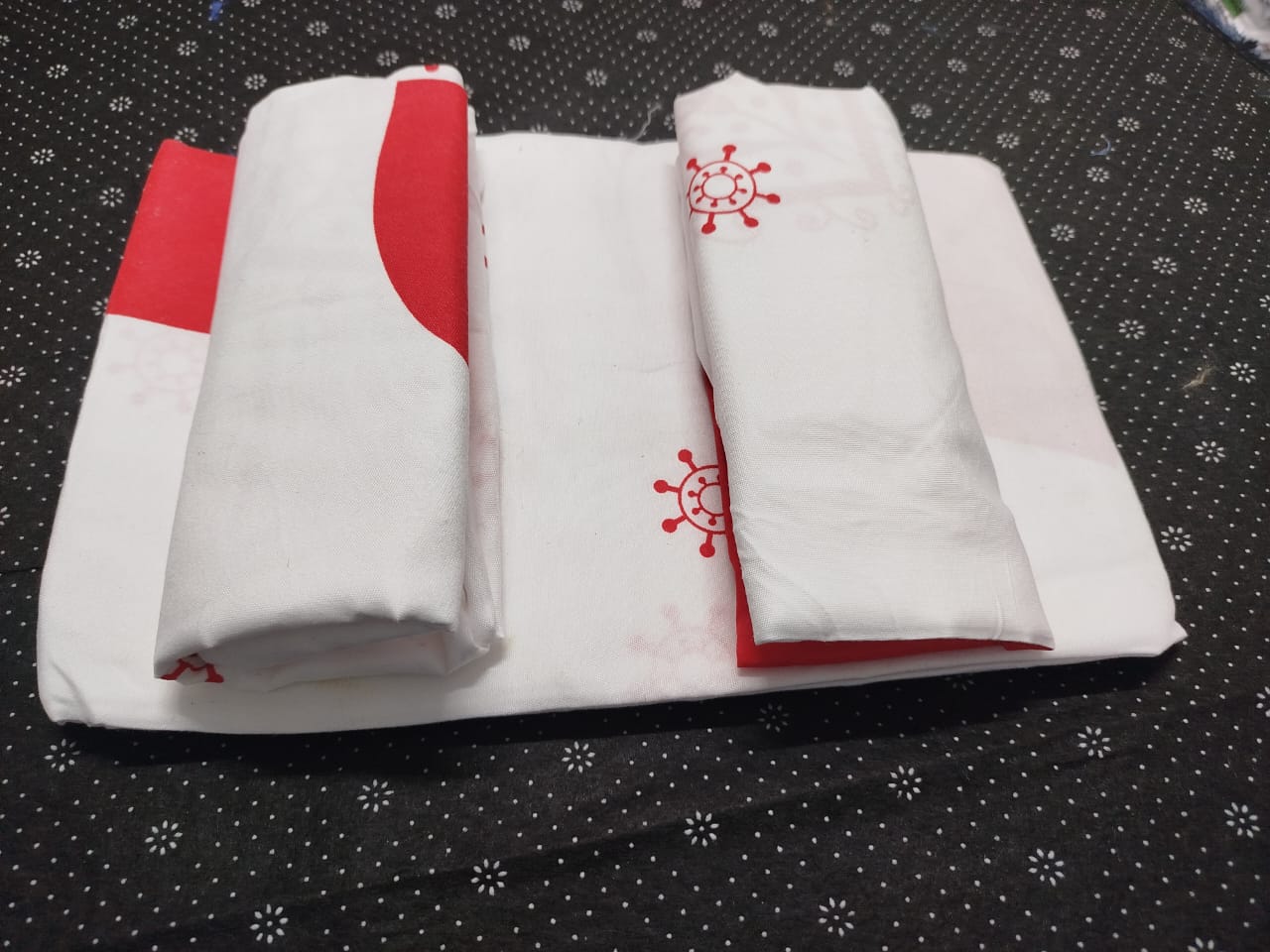 5 by 6 Super Unique Bedsheets set Of 4Pcs (2 Bedsheets & 2 Pillowcases)