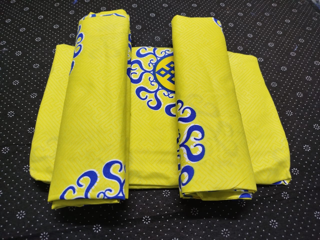 5 by 6 Super Unique Bedsheets set Of 4Pcs (2 Bedsheets & 2 Pillowcases)