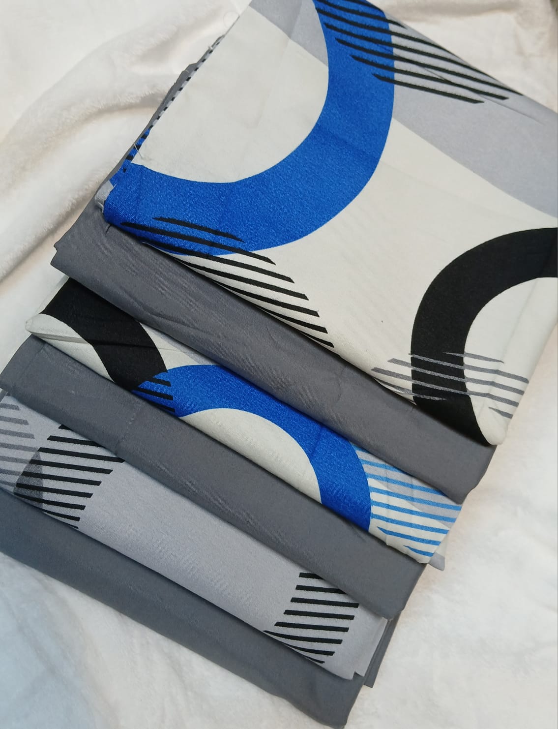 6pc set  bedsheets 6*7 (2 Bed sheets, 4 pillow cases)