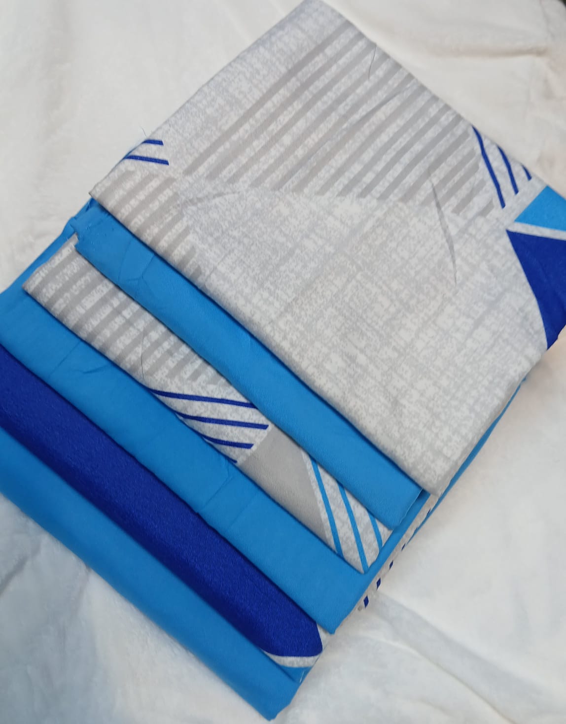 6pc set  bedsheets 6*7 (2 Bed sheets, 4 pillow cases)