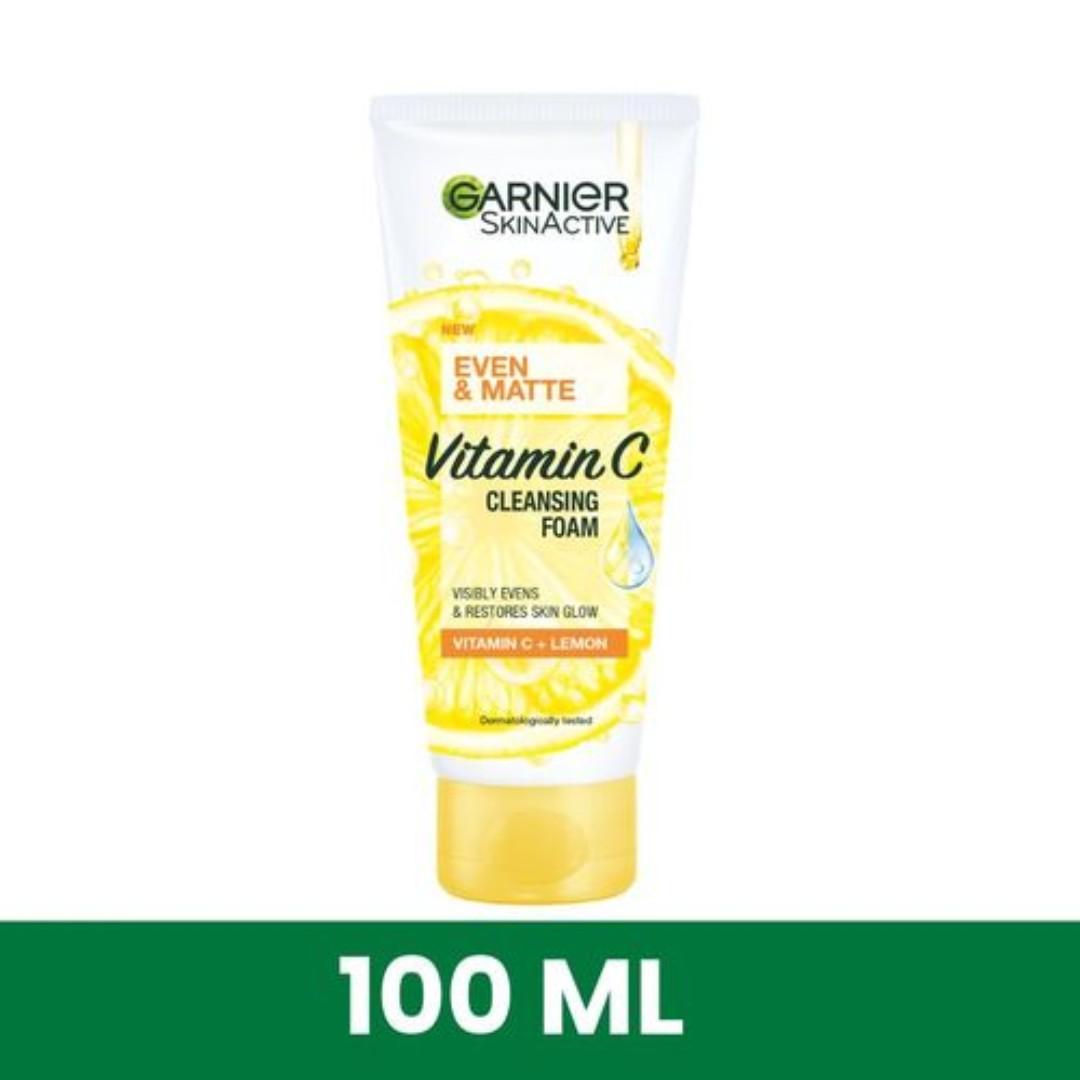 Garnier Even & Matte Cleansing Foam 100ml with Vitamin C and Lemon - Visibly Even and Restores Skin Glow