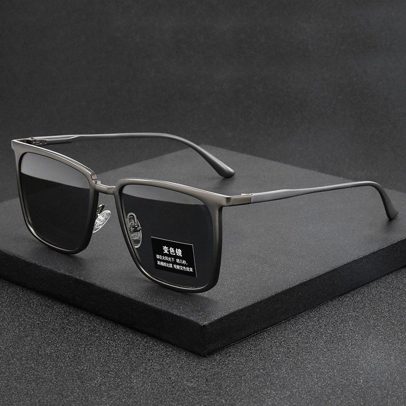 2024 Classic Men Pilot Polarized Sunglasses Men Women Photochromic Driving Sun Glasses Chameleon Anti-glare Travel Eyeglasses