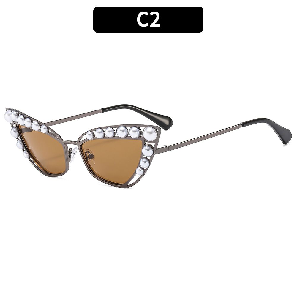 New Vintage Cat Eye Cool Sunglasses with Pearls Women New Stylish Candy Color Shades Trendy Brand Design Decorative Sun Glasses