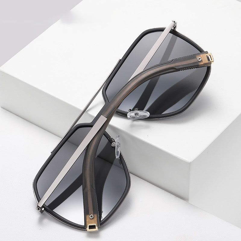 Retro Aluminum Magnesium Polarized Sunglasses for Men Women Night Vision Enhancement Driving Glasses Casual Photochromic Goggles