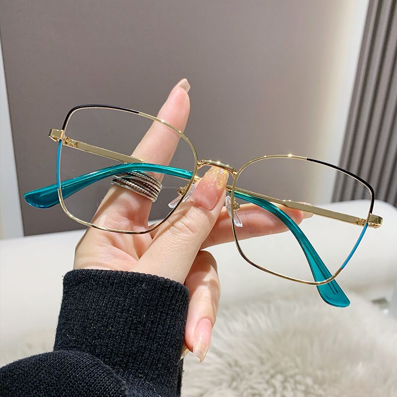 Fashion Trendy Photochromic Cat Eye Glasses Frame For Luxury Women Computer Eyeglasses Outdoor Color Changing UV400 Sunglasses