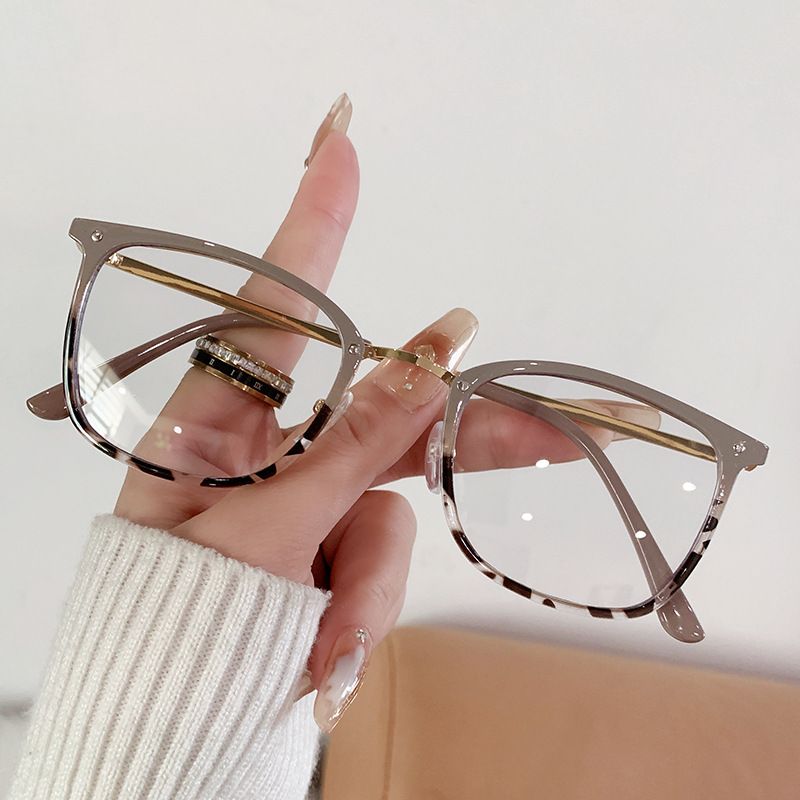 Fashion Big Square Metal Frame Men Photochromic Glasses Anti-Blue Light Color Change Glasses Women Men Eye Protection Spectacles