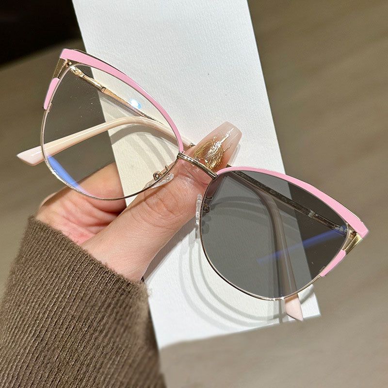 2025 New Men Women Fashion Metal Eyeglass Frames  Photochromic Lenses  Sun Glasses Lightweight Computer Anti-Blue Light Goggles