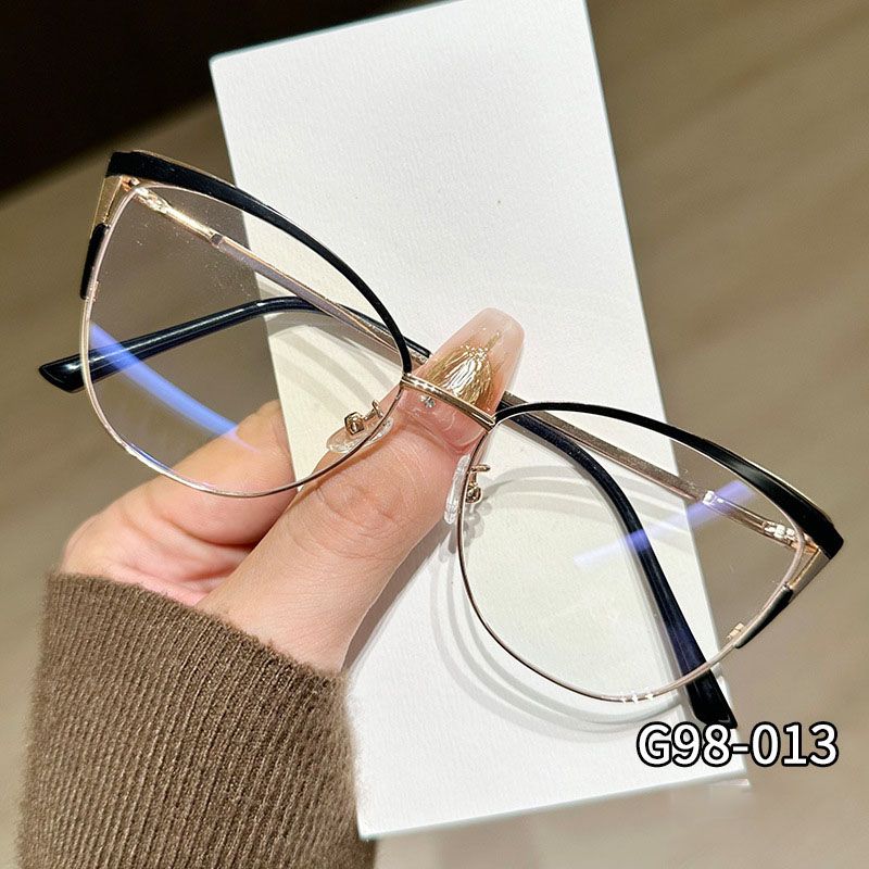 2025 New Men Women Fashion Metal Eyeglass Frames  Photochromic Lenses  Sun Glasses Lightweight Computer Anti-Blue Light Goggles
